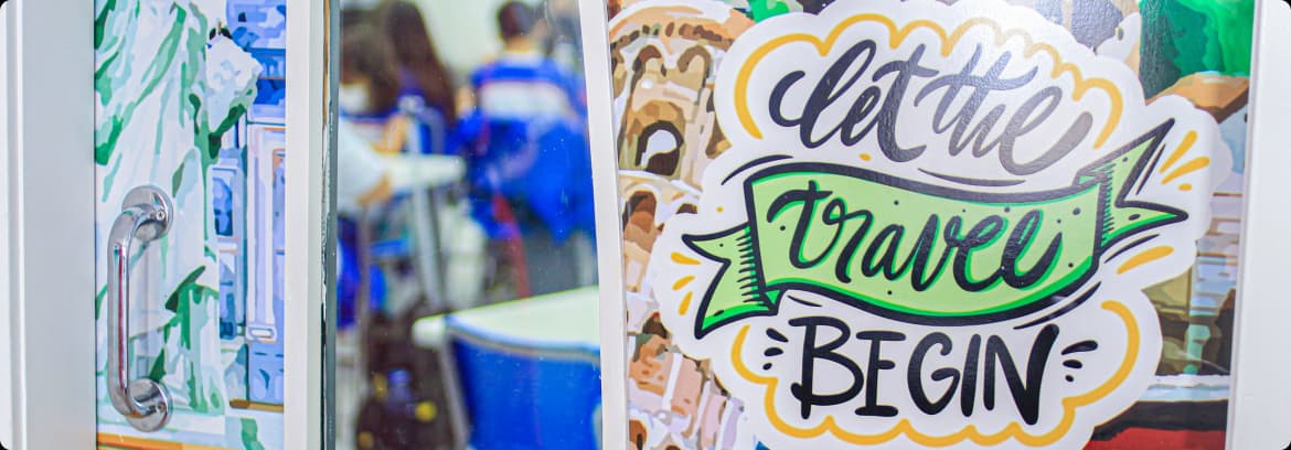 /images/bg-bilingue.webp