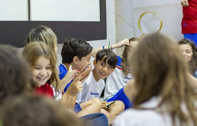 https://painel-colegio.codiehost.com.br/imagens/Produtos/3/03ffd914-9817-4334-a632-6987899e2b28.jpg