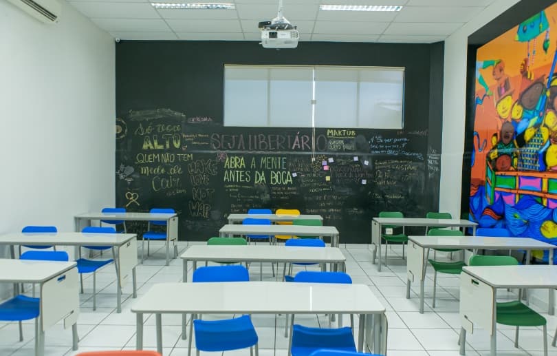 https://painel-colegio.codiehost.com.br/imagens/Produtos/4/f5563902-bd6f-4cd2-a029-de2d154a478a.jpg